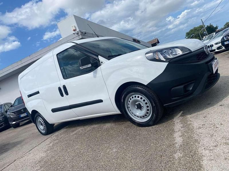 Usata Fiat Doblò 120 CV (88 kW) 2021 Bianco Monovolume