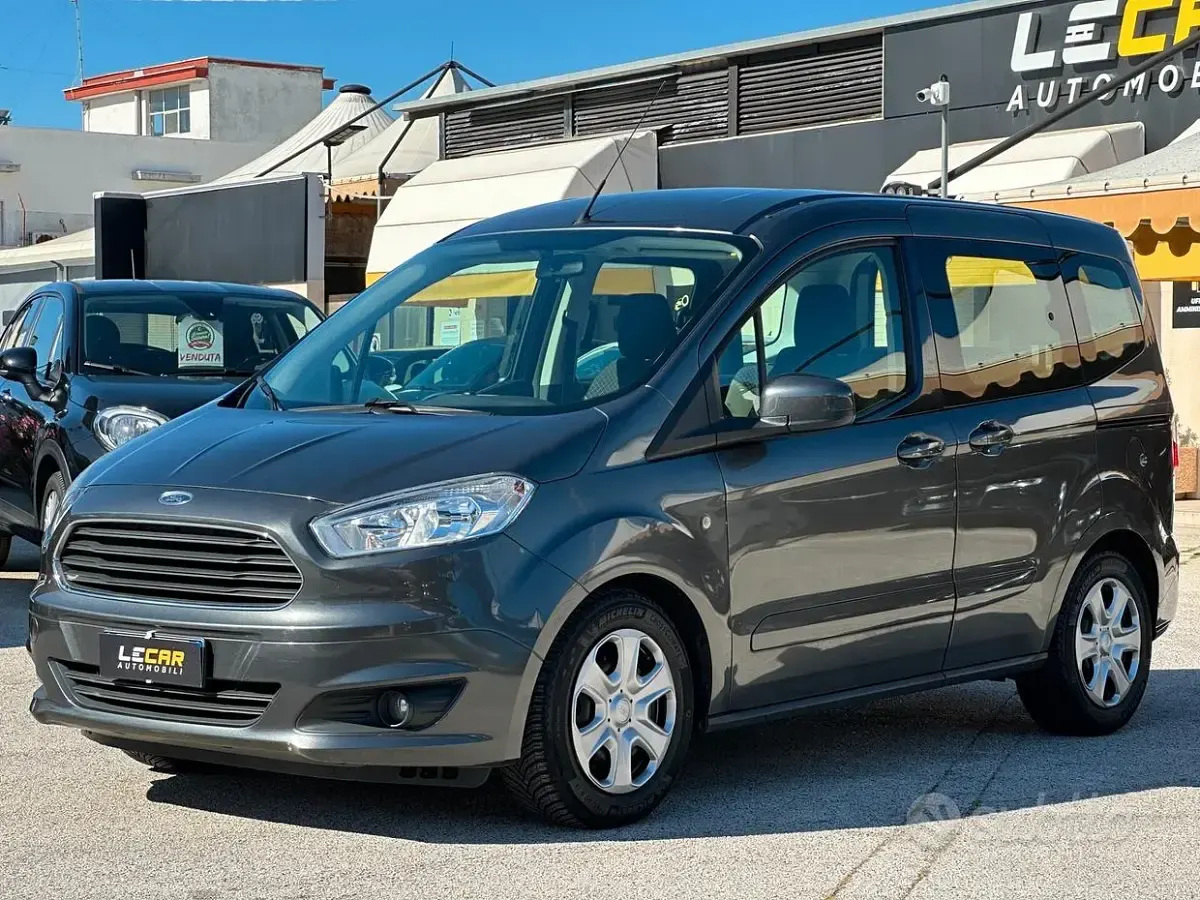 Usata Ford Tourneo Connect 101 CV (74 kW) 2016 Grigio Monovolume