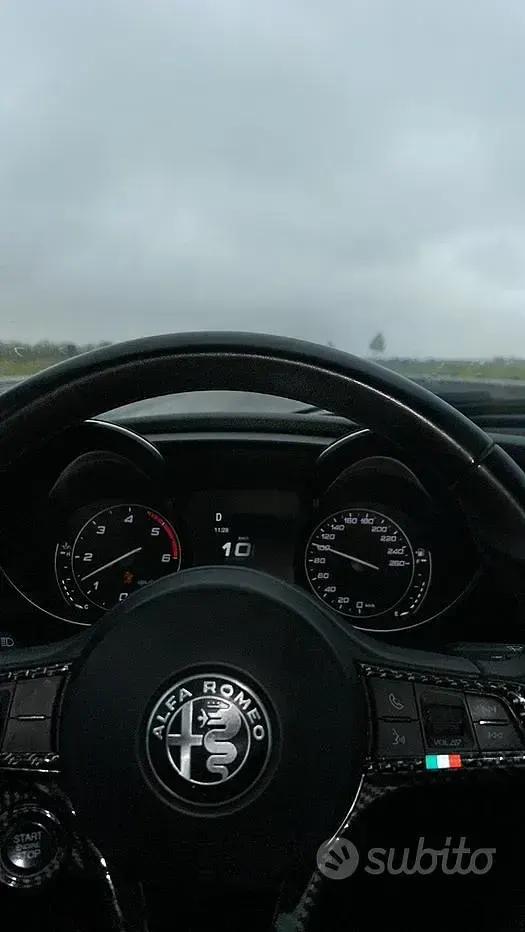 Usata Alfa Romeo Giulia 150 CV (110 kW) 2017 Blu Berlina