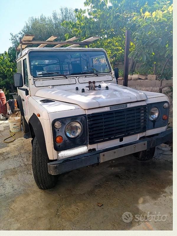 Bianco Usata 1994 Land Rover Defender | 12.000 € - Immagine 1/4
