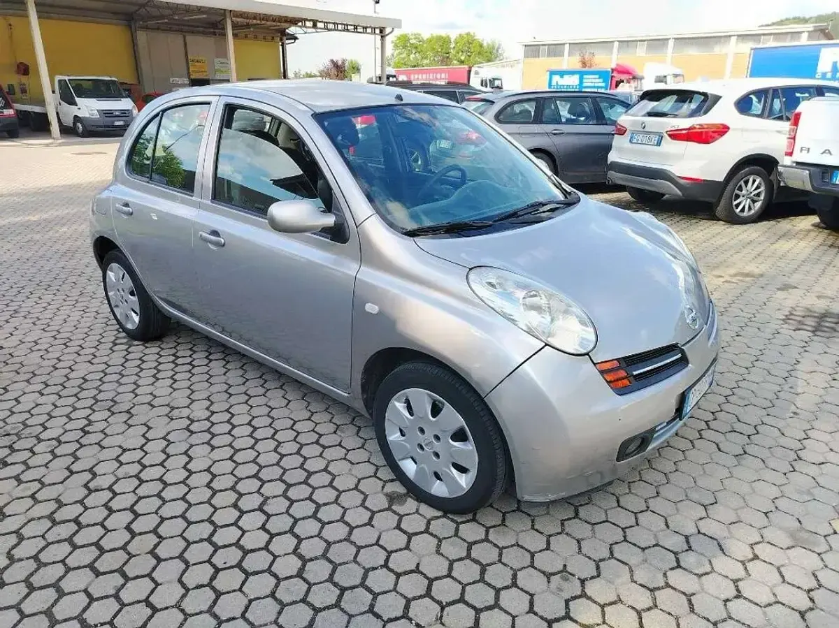 Usata Nissan Micra Acenta 80 CV (58 kW) 2004 Argento Utilitaria