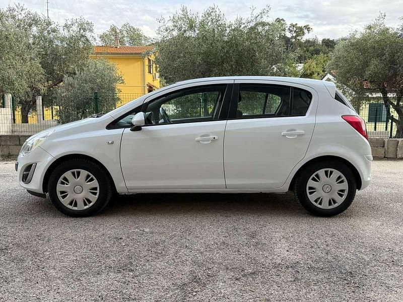 Usata Opel Corsa Cosmo 95 CV (69 kW) 2012 Bianco Berlina
