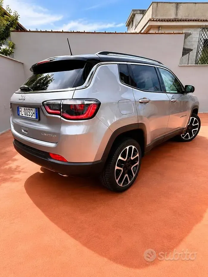 Usata Jeep Compass Limited 140 CV (102 kW) 2017 Grigio SUV