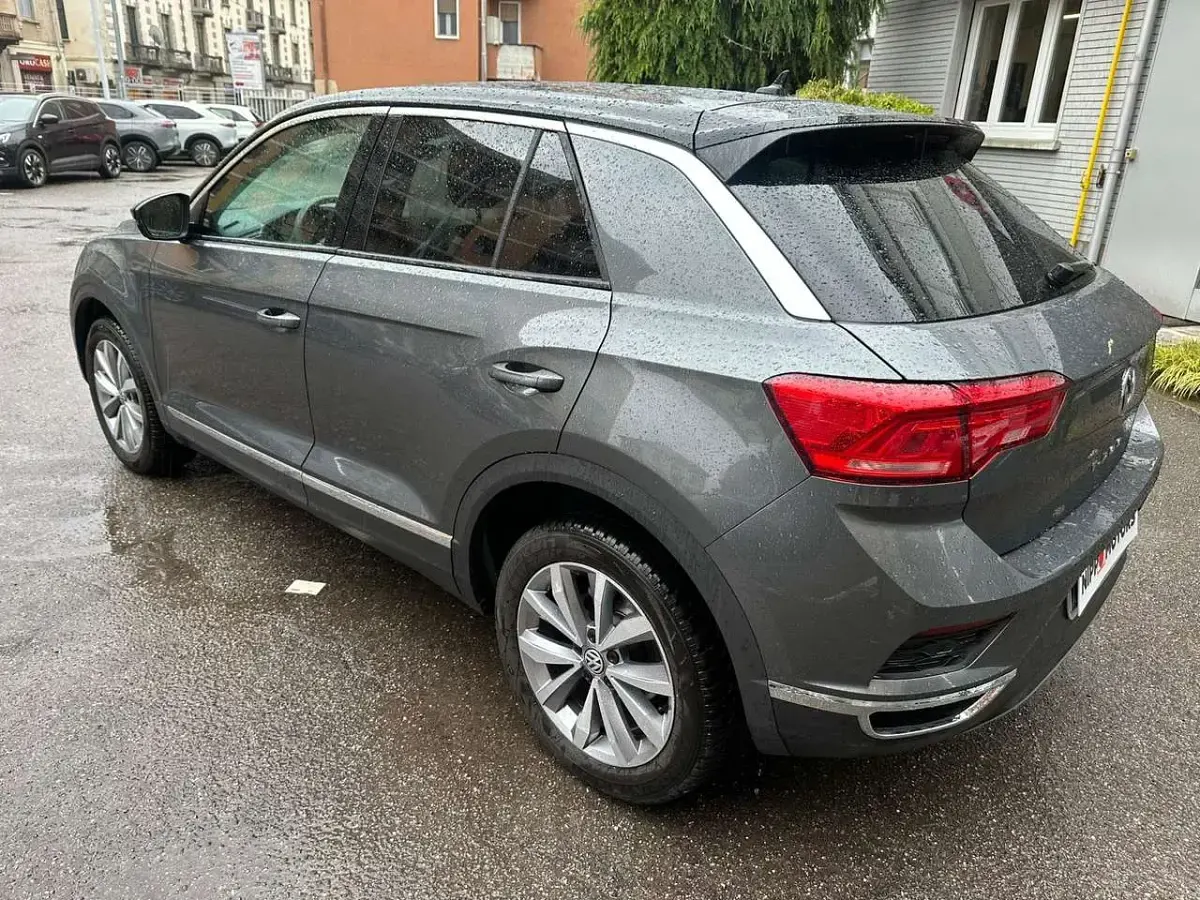 Usado VW T-Roc Style 150 CV (110 kW) 2019 Gris SUV