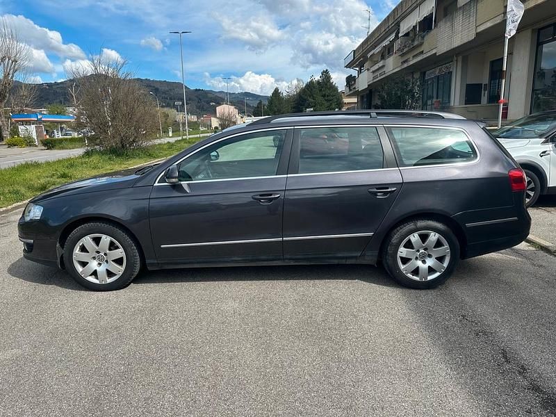 Usata VW Passat Comfortline 140 CV (102 kW) 2007 Grigio Station wagon