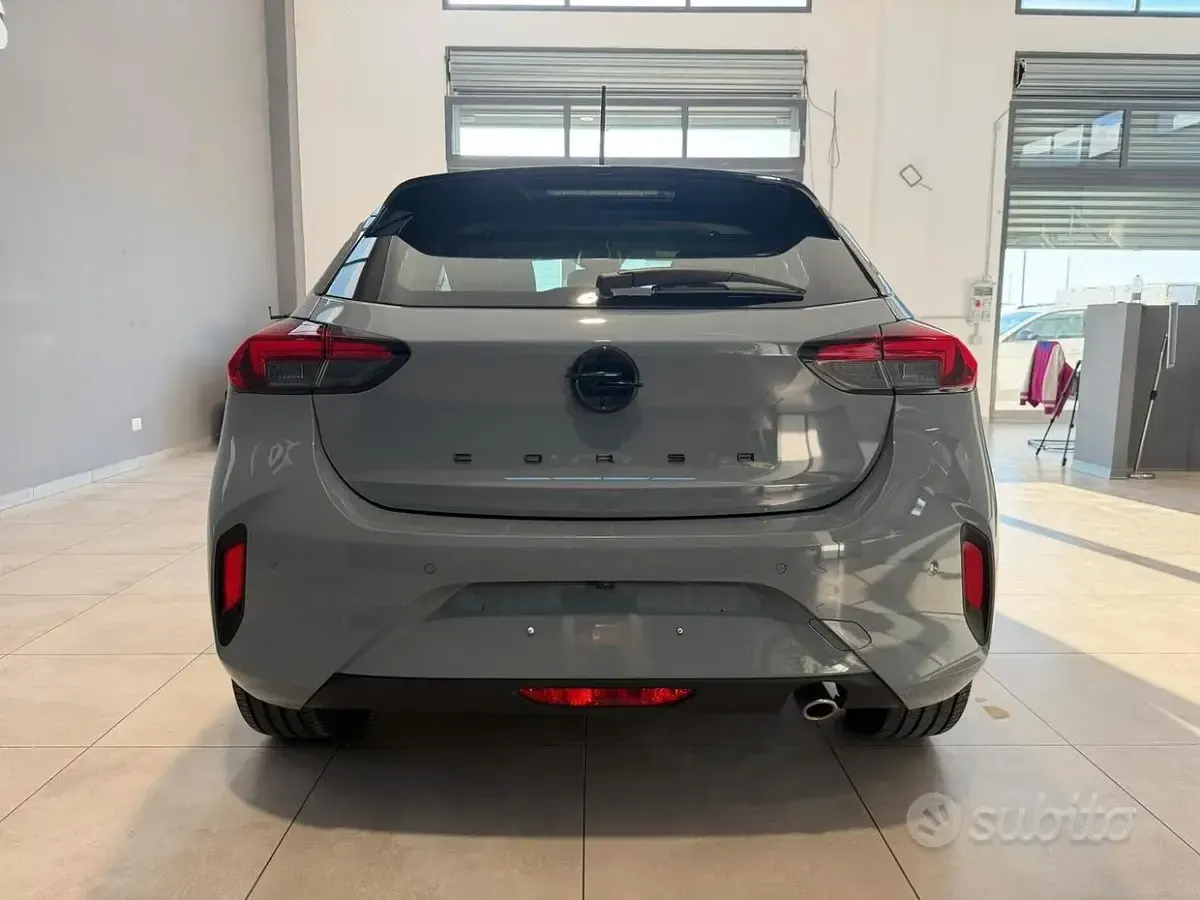 Usata Opel Corsa S 101 CV (74 kW) 2024 Grigio Utilitaria