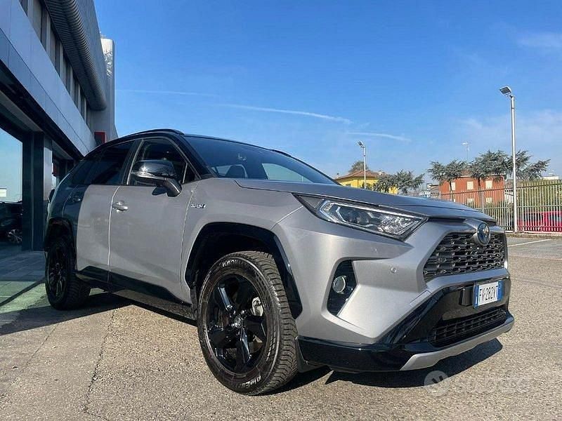 Usata Toyota RAV4 Hybrid 222 CV (163 kW) 2019 Grigio SUV