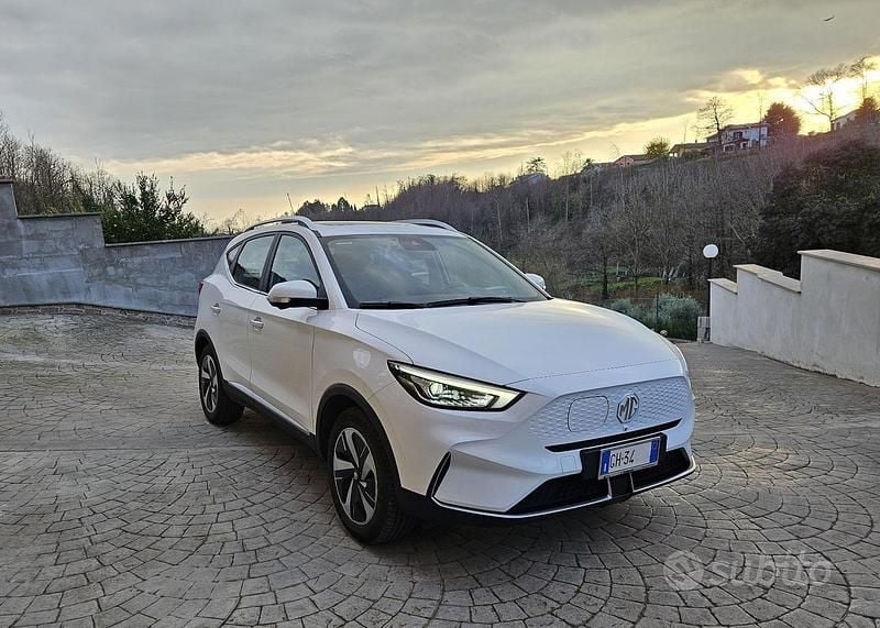 Usata MG ZS Luxury 114 kW (156 CV) 2022 Bianco Berlina