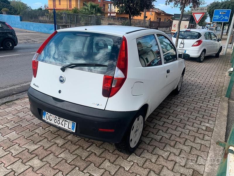Usata Fiat Punto 70 CV (51 kW) 2007 Berlina