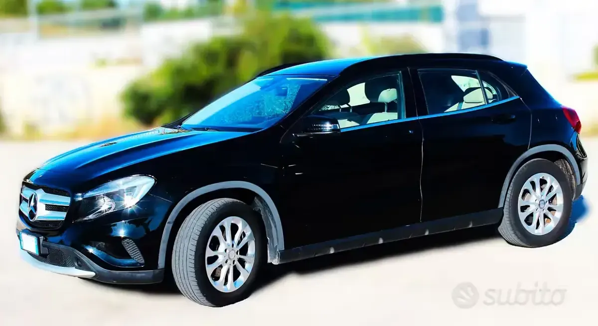 Usata Mercedes GLA200 136 CV (100 kW) 2016 Nero SUV