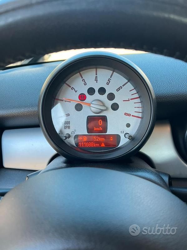 Usata Mini ONE 75 CV (55 kW) 2012 Rosso Utilitaria