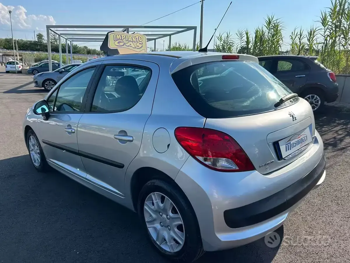 Usata Peugeot 207 73 CV (53 kW) 2008 Grigio Berlina