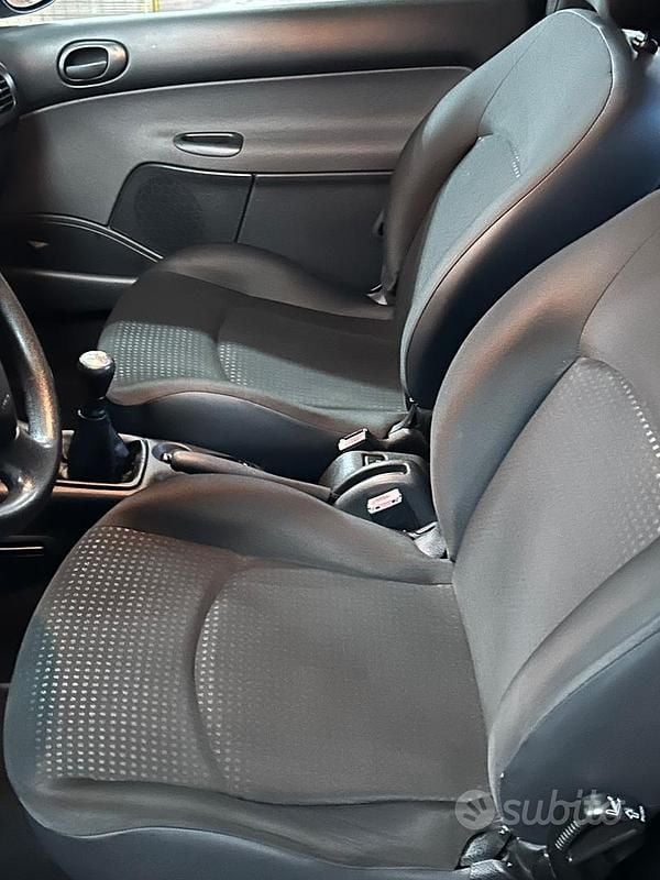 Usata Peugeot 206 60 CV (44 kW) 2010 Berlina
