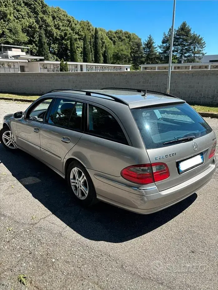 Usata Mercedes E220 Avantgarde 170 CV (125 kW) 2007 Grigio Station wagon