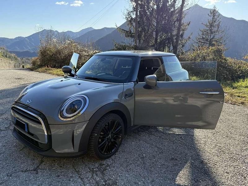 Usata Mini ONE Essential 75 CV (55 kW) 2022 Utilitaria