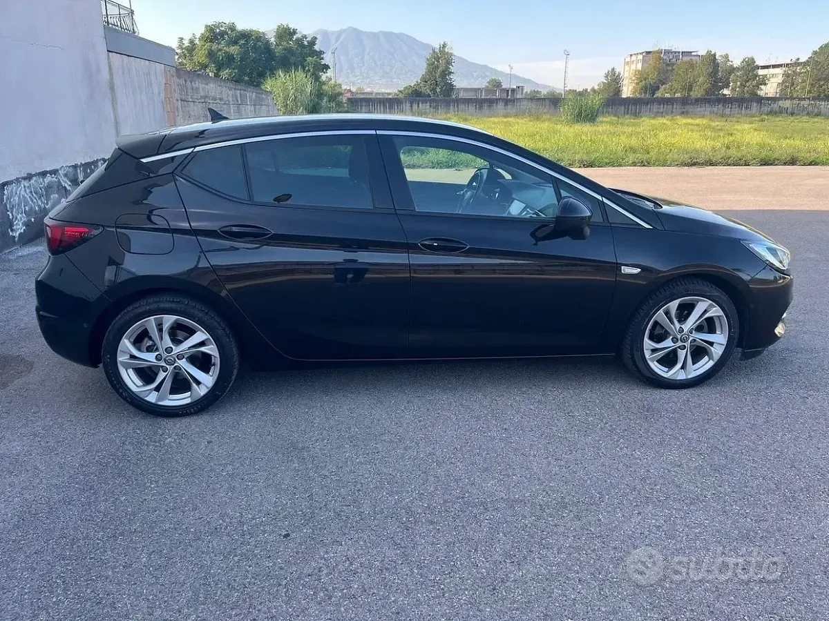 Usata Opel Astra 122 CV (89 kW) 2020 Nero Berlina