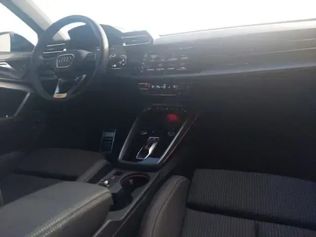 Usata Audi A3 Ambiente 150 CV (110 kW) 2024 Verde Berlina
