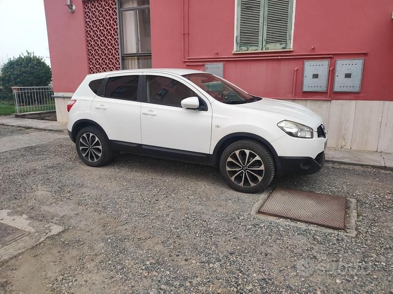 Usata Nissan Qashqai Acenta 110 CV (80 kW) 2013 Bianco SUV