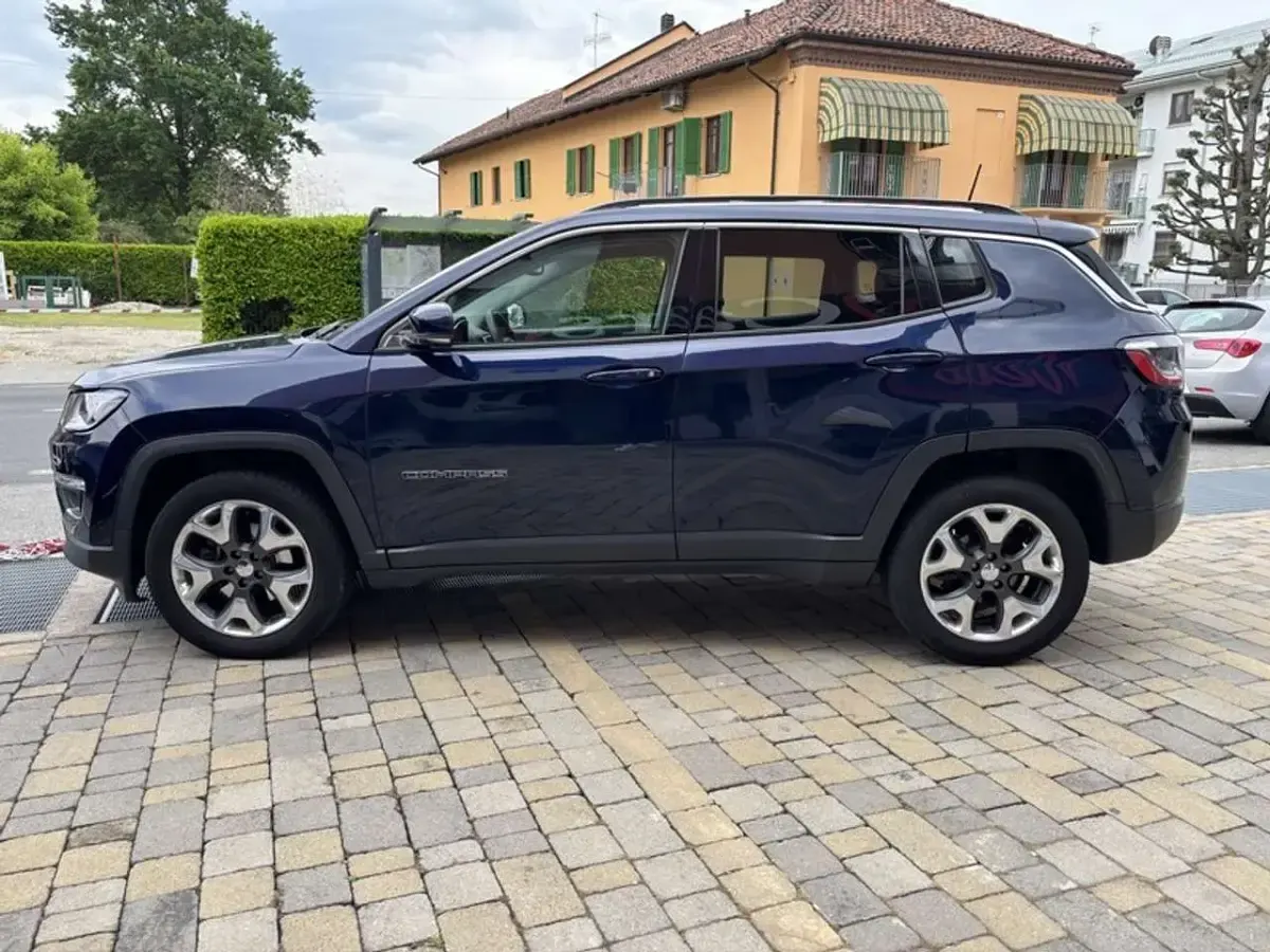 Usata Jeep Compass Limited 140 CV (102 kW) 2017 Blu/azzurro SUV