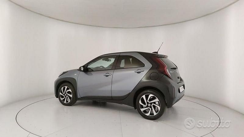 Usata Toyota Aygo X Trend 72 CV (52 kW) 2024 Grigio SUV