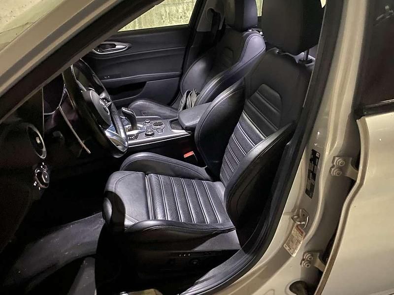 Usata Alfa Romeo Giulia Sprint 190 CV (139 kW) 2020 Berlina