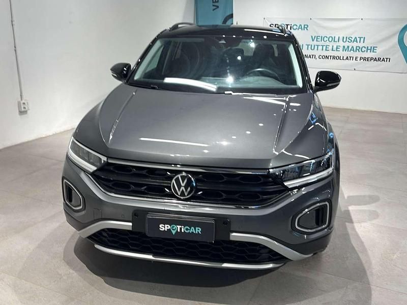 Usata VW T-Roc Life 150 CV (110 kW) 2023 Grigio SUV