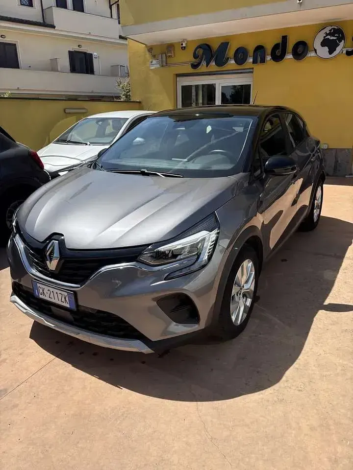 Usata Renault Captur Business 101 CV (74 kW) 2022 Grigio SUV