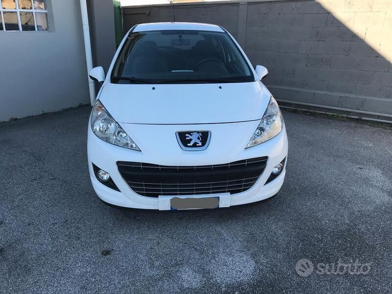 Usata Peugeot 207 Active 70 CV (51 kW) 2012 Bianco Berlina