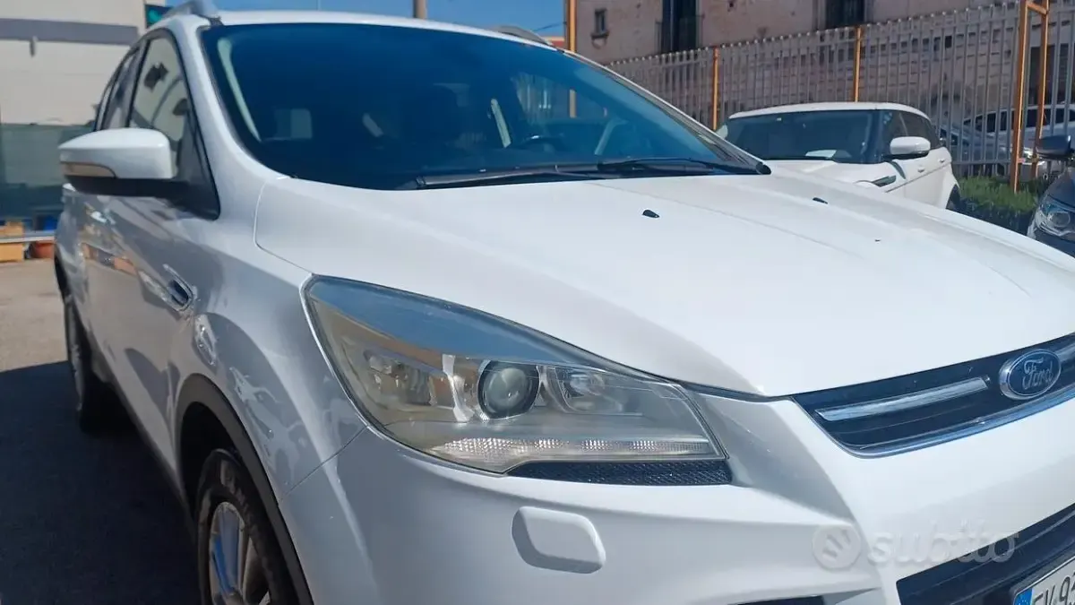 Usata Ford Kuga Titanium 163 CV (119 kW) 2015 Bianco SUV