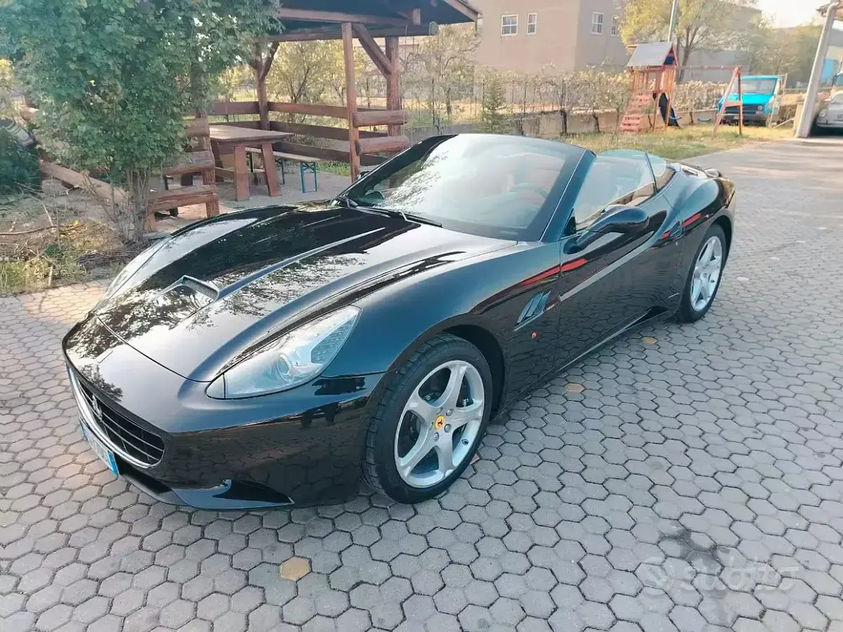 Usata Ferrari California 460 CV (338 kW) 2010 Cabrio