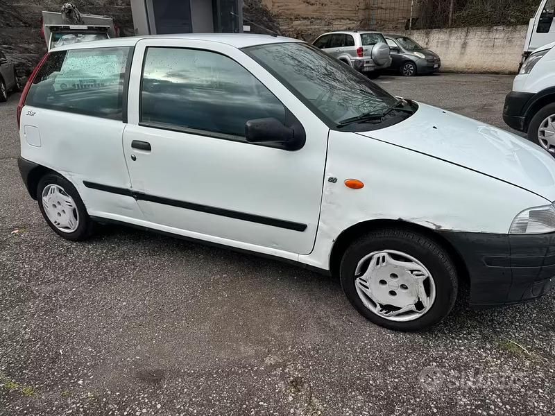 Usata Fiat Punto 1999 Bianco Berlina