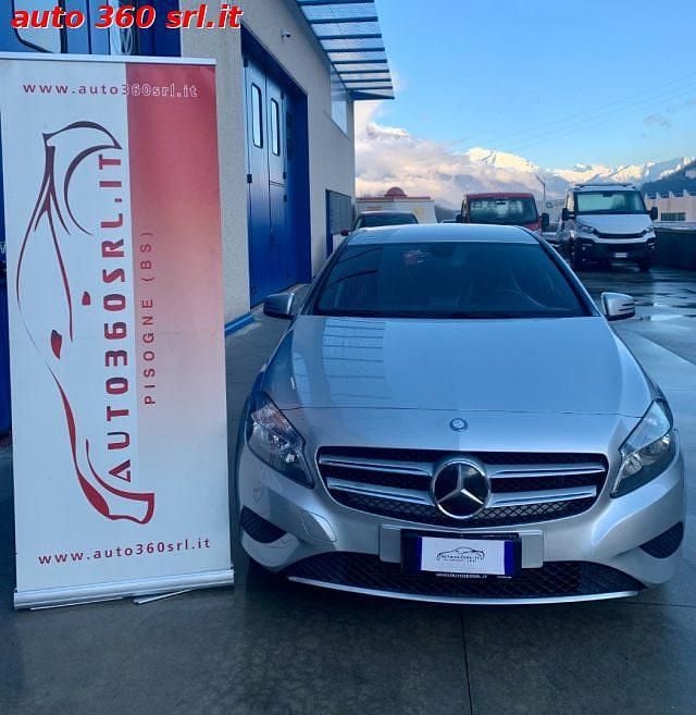 Usata Mercedes A180 109 CV (80 kW) 2014 Argento metallizzato Berlina