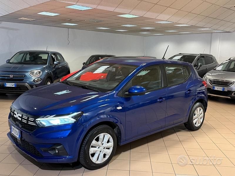 Usata Dacia Sandero Expression 100 CV (73 kW) 2023 Blu Berlina