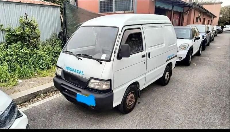 Bianco Usata 2006 Piaggio Porter Tre volumi | 4500 € (Buon prezzo) - Immagine 1/4