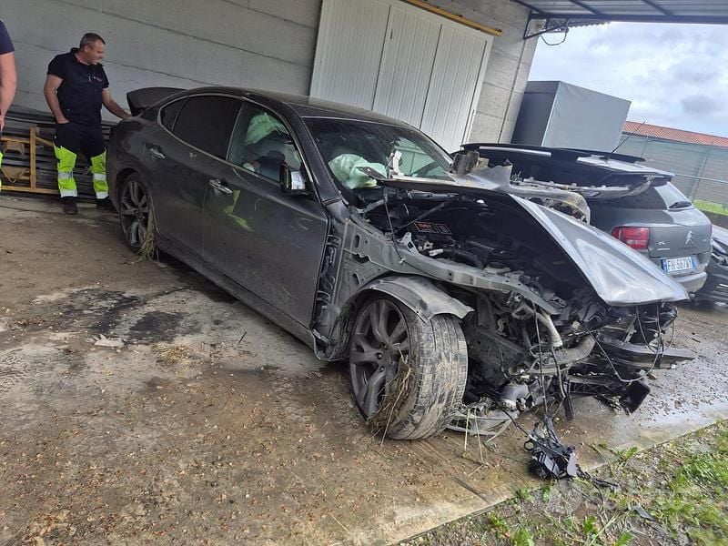 Usata Infiniti Q70 170 CV (125 kW) 2018 Grigio Berlina