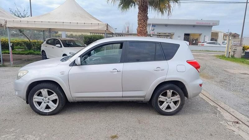 Usata Toyota RAV4 Luxury 177 CV (130 kW) 2008 Argento SUV