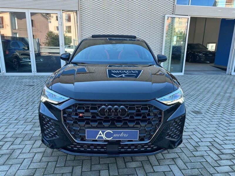 Usato 2024 Audi RS Q3 2.5 Benzin 400 CV (73.990 €)