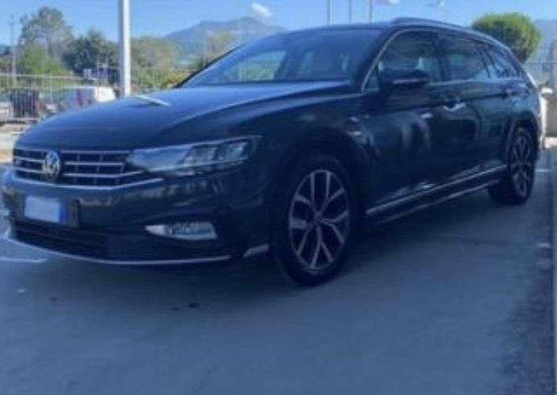 Usata VW Passat Executive 150 CV (110 kW) 2020 Grigio Station wagon