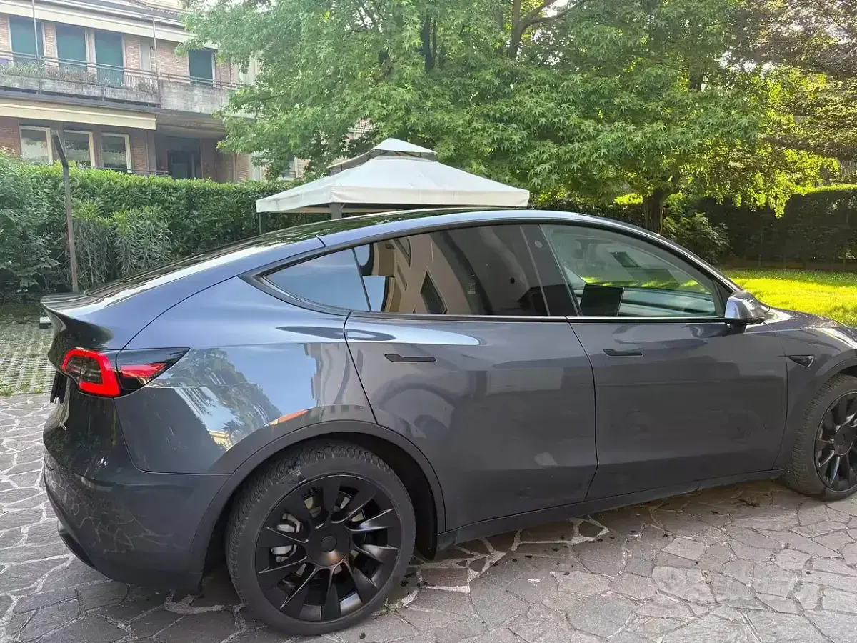 Usata Tesla Model Y 189 kW (258 CV) 2023 SUV