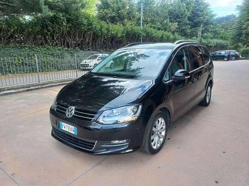 Begagnad VW Sharan Highline 150 HK (110 kW) 2019 Svart Minibuss