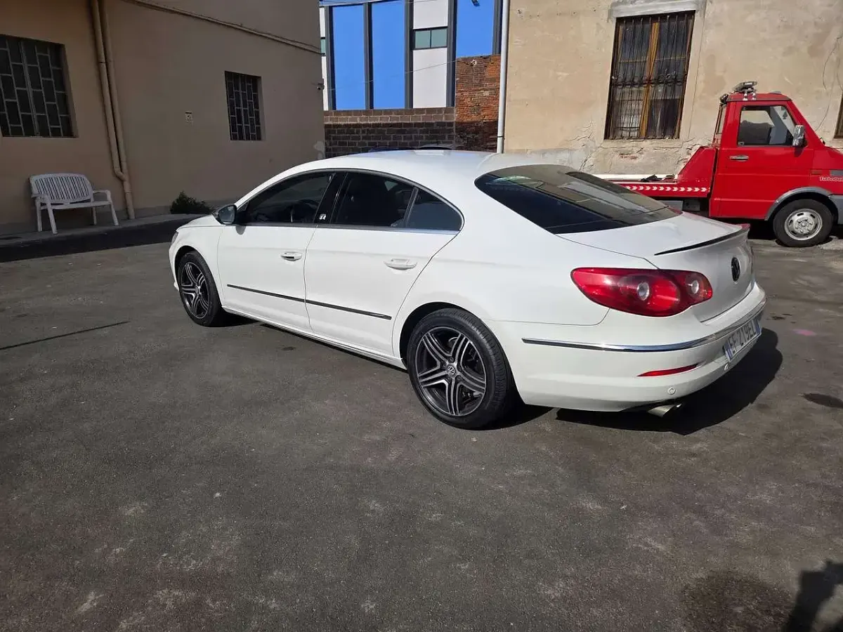 Usata VW Passat 140 CV (102 kW) 2010 Bianco Coupé