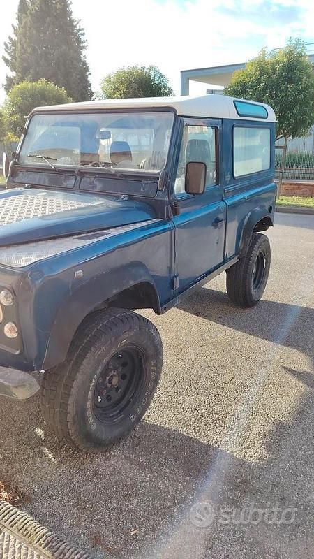 Blu Usata 1998 Land Rover Defender SUV | 16.000 € (Buon prezzo) - Immagine 1/4