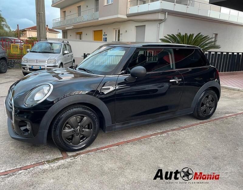 Usata Mini ONE 75 CV (55 kW) 2016 Nero Utilitaria