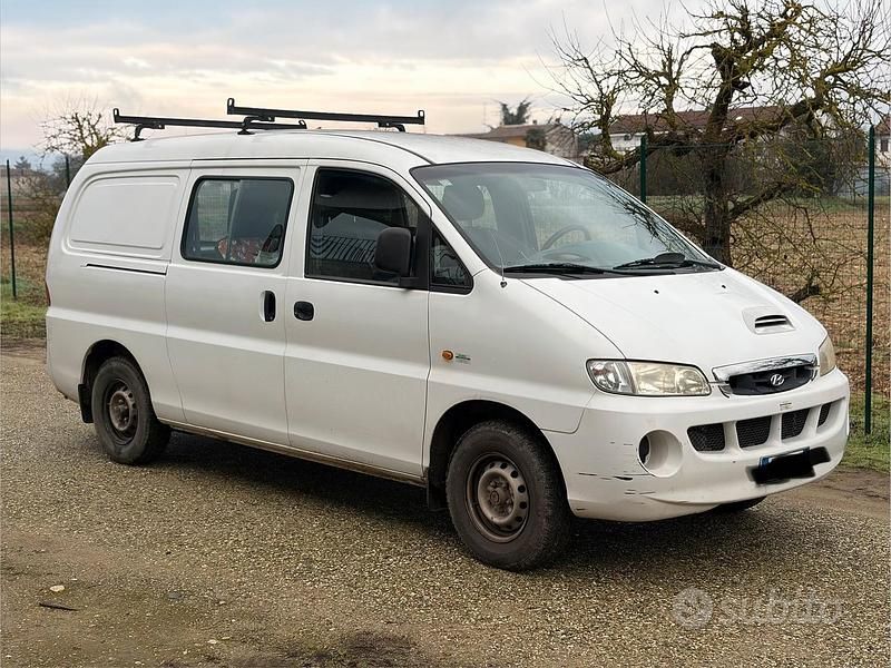 Usata Hyundai H-1 99 CV (72 kW) 2002 Bianco Monovolume