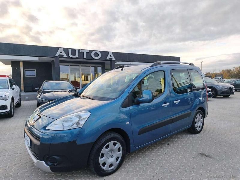 Usata Peugeot Partner Tepee Active 92 CV (67 kW) 2011 Blu Monovolume