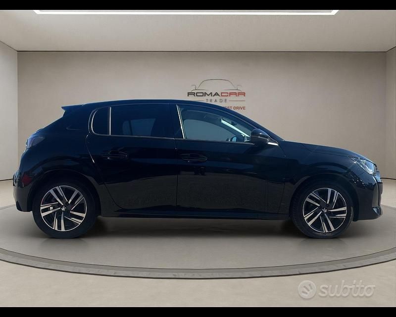 Usata Peugeot 208 Allure 101 CV (74 kW) 2023 Nero Utilitaria