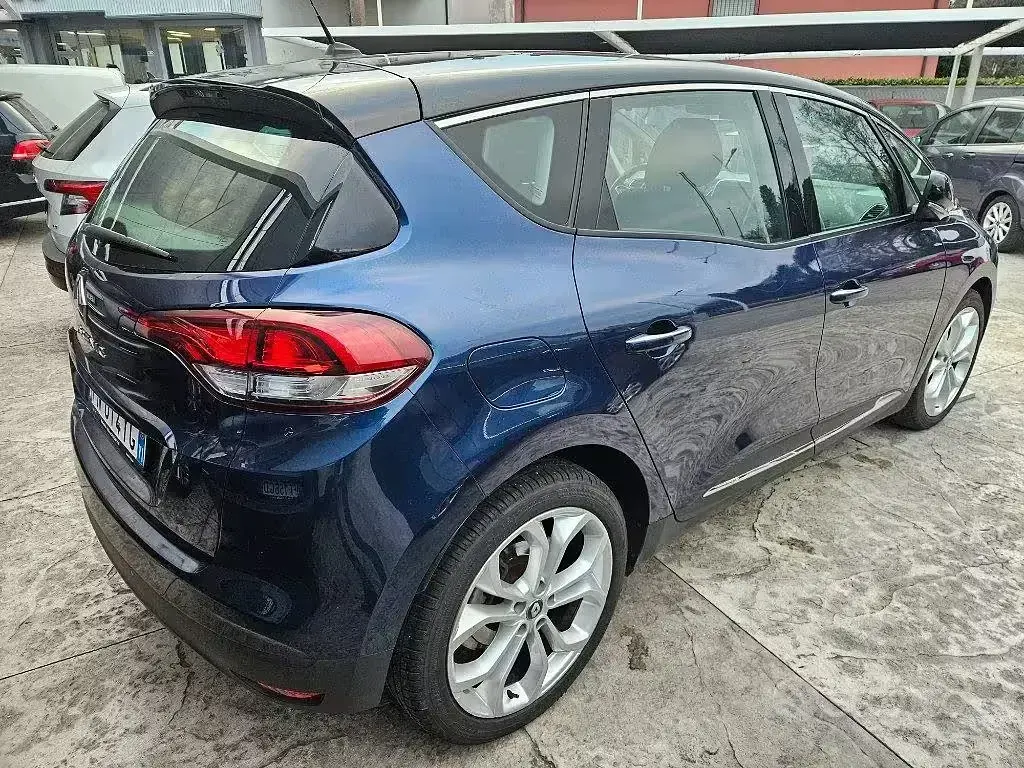 Usata Renault Scénic 110 CV (80 kW) 2018 Bluazzurro Monovolume