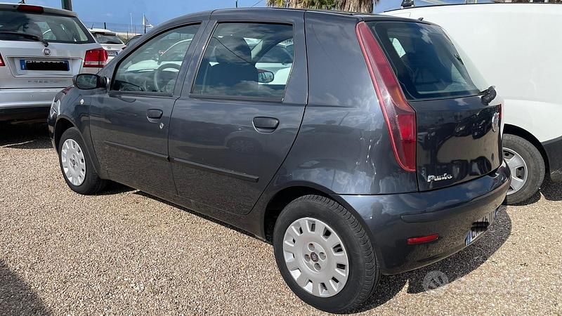 Brugt Fiat Punto Active 60 HK (44 kW) 2010 Grå Hatchback