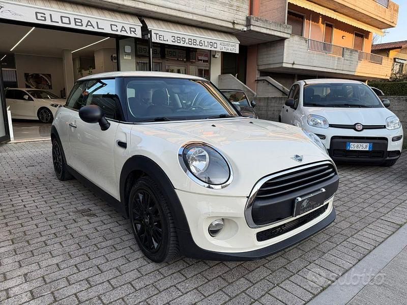 Usata Mini ONE 75 CV (55 kW) 2018 Beige Utilitaria