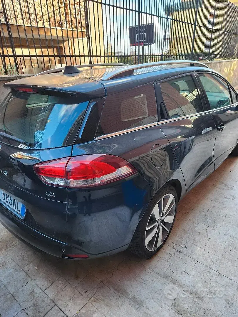 Usata Renault Clio 78 CV (57 kW) 2015 Nero Station wagon